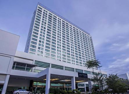 Отель Pullman Kuching Hotel, Kuching /Sarawak