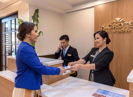 Отель Microtel Davao 