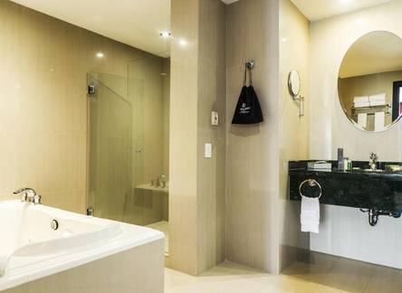 Отель Renaissance Caracas La Castellana Hotel 