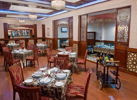 Отель Ramada Plaza Gence