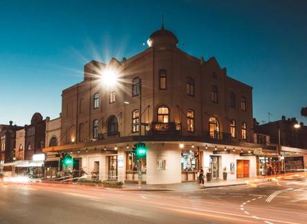 Отель The Crown Hotel