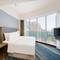Отель Holiday Inn Express Dalian City Centre