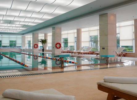 Отель Holiday Inn Qingdao Parkview 