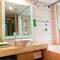 Отель Holiday Inn Qingdao Parkview 