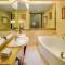 Отель Radisson Blu Hotel Shanghai New World