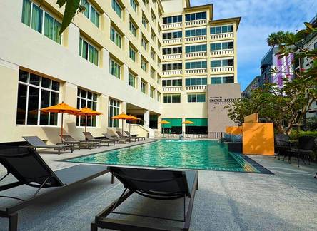 Отель Crown Pattaya Beach