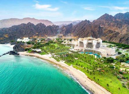 Отель Al Bustan Palace