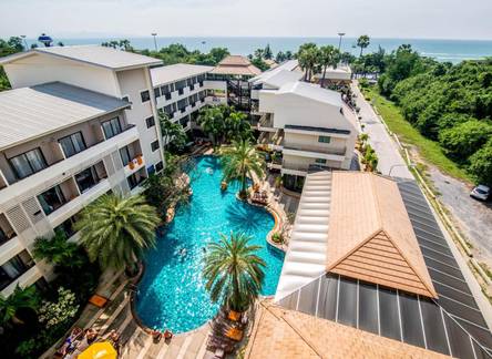Отель Sea Breeze Jomtien Resort