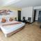 Отель Sea Breeze Jomtien Resort