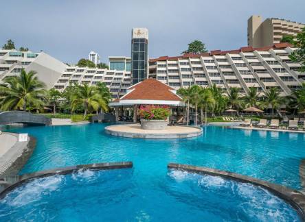 Отель Royal Wing Suites & Spa by Royal Cliff Hotels