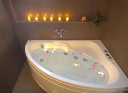 Отель La Stella Hotel Apartments Suites