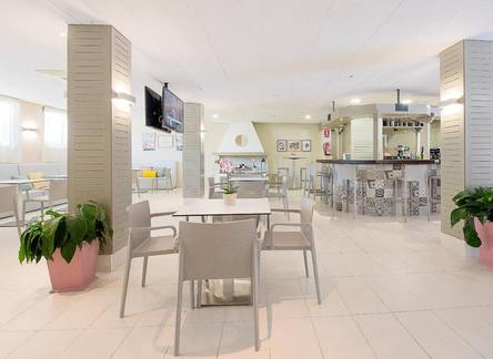 Отель Apartamentos Flor los Almendros