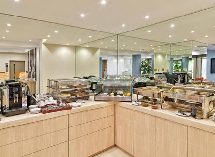 Отель Phidias Piraeus Hotel