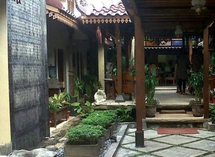 Отель Griya Nalendra Guest House Yogyakarta 