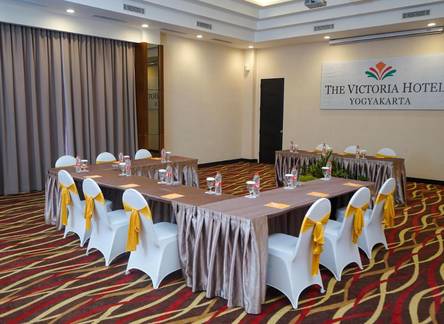 Отель Hotel The Victoria Yogyakarta 