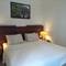 Отель Hotel Graha Kinasih Kotabaru 