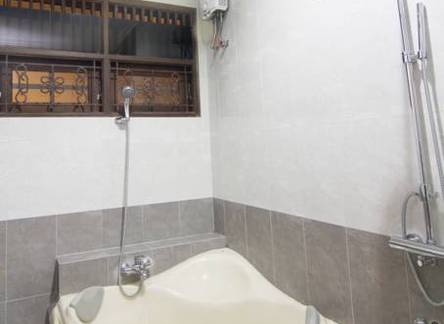Отель Omah Lawas Homestay 