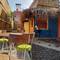 Отель ViaVia Guesthouse 