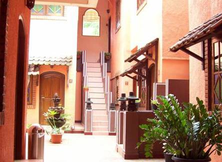 Отель Hotel Prapanca 8 