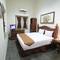 Отель The Kresna Hotel 