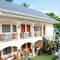 Отель Alona Kew White Beach Resort