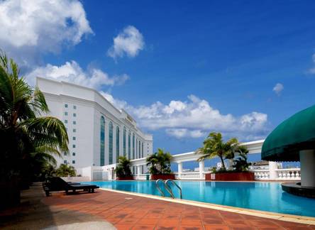 Отель Berjaya Waterfront Hotel 