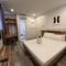 Отель Blue Lagoon Inn & Suites 
