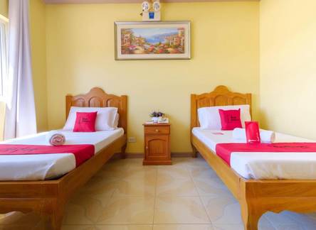 Отель Rodolfo Royale Hotel 