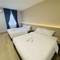 Отель Hotel U and Me 