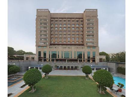Отель Jaypee Vasant Continental