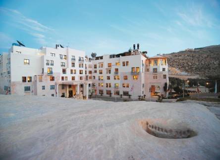 Отель Movenpick Resort Petra