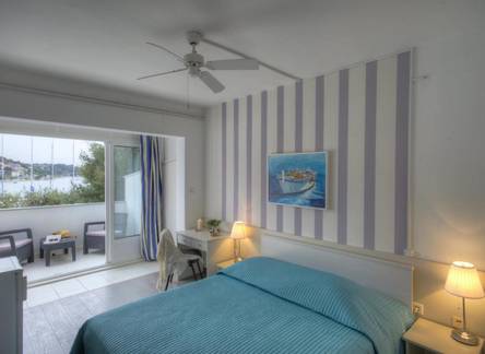 Отель Gina Bed & Breakfast 