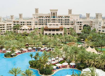 Отель Jumeirah Al Qasr