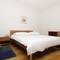 Отель Apartments Pucisca 
