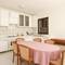Отель Apartments Pucisca 