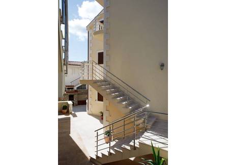 Отель Apartments Tisno 