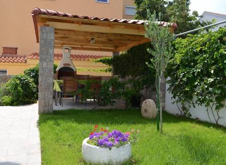 Отель Apartments Fran 