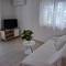 Отель Apartments Fran 