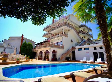 Отель Small Hotel Kleopatra 
