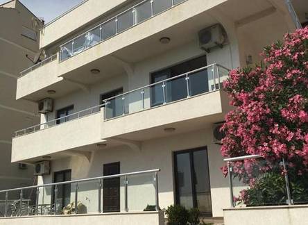 Отель Days Inn Apartments 