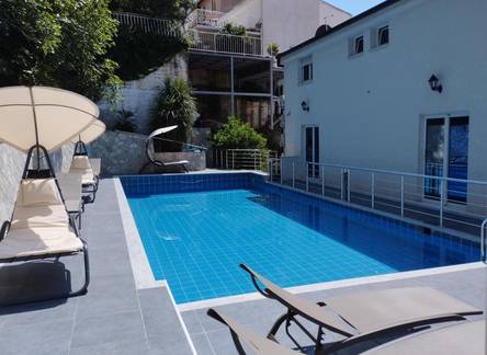 Отель Zoran Apartments 