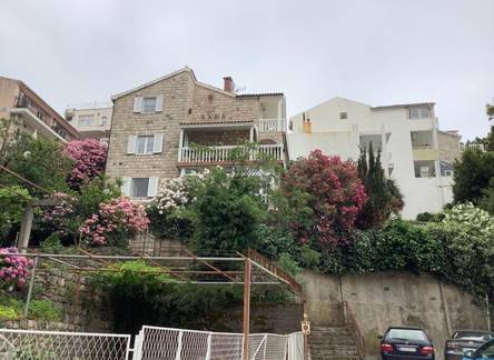Отель Apartments Sana 