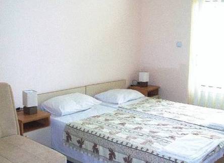 Отель Sars Apartments 