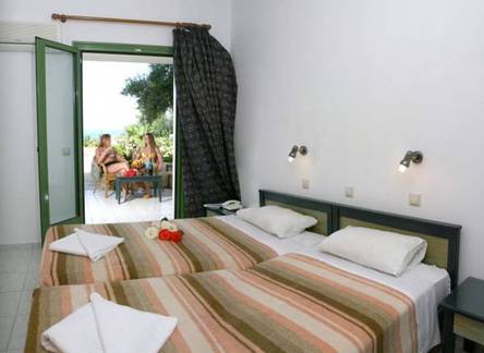 Отель Silvia Apartments Hotel 