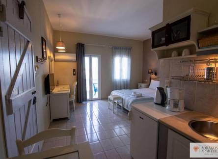 Отель Adrakos Apartments