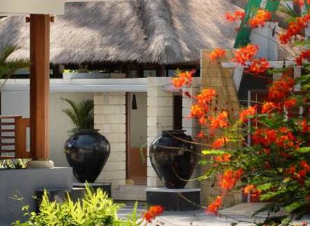 Отель The Santosa Villas & Resort Lombok 