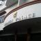 Отель Golden Palace Hotel and Restaurant 