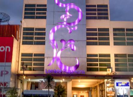 Отель Lombok Plaza Hotel and Convention