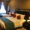 Отель Puri Dewa Bharata Hotel & Villas