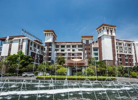 Отель Summit Windmill Golf Residence 